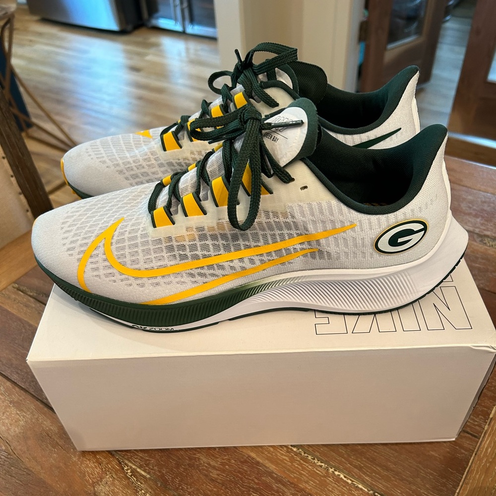 Green Bay sneakers- men’s size 10 - NWT